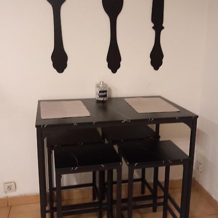 Appart Fonctionnel Et Familial Apartment Beziers Exterior photo