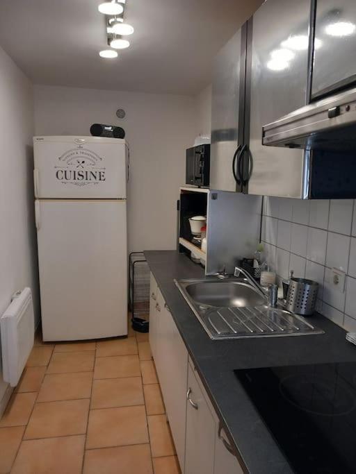 Appart Fonctionnel Et Familial Apartment Beziers Exterior photo